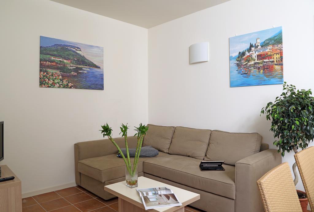 Appartamenti Corte Leonardo Garda  Quarto foto