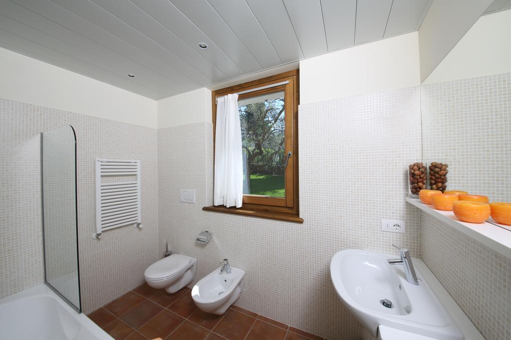 Appartamenti Corte Leonardo Garda  Quarto foto